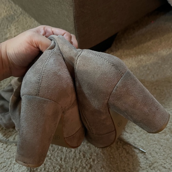 Chinesse laundry over the knees suede boots - Picture 5 of 6